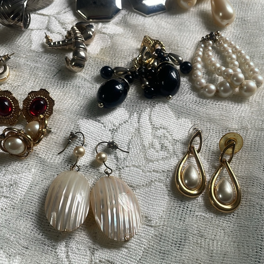 Random earrings - Picture 4 of 5